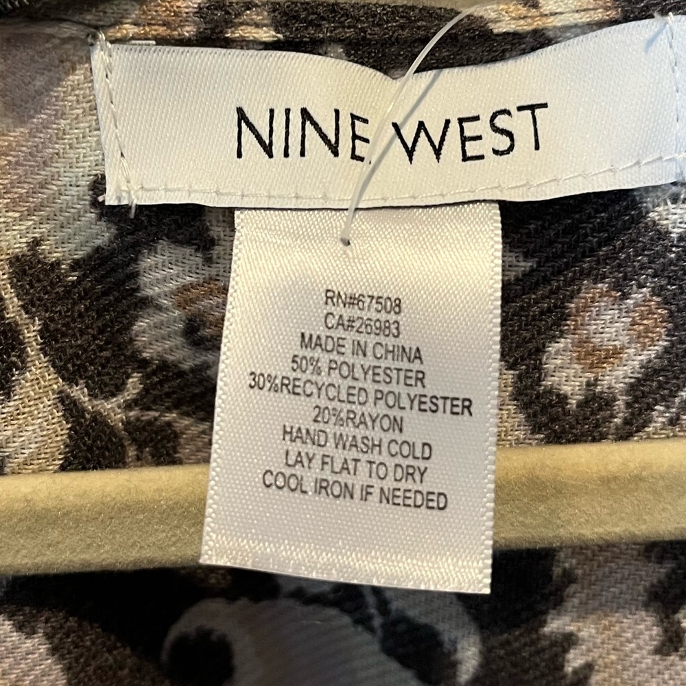 Nine West Dark Grey and Cream Floral Kimono - Picture 5 of 5